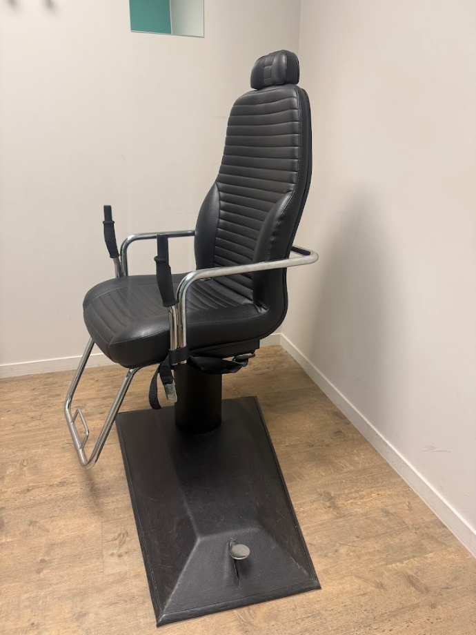 loic-taureau-kinésitherapeute-vestibulaire-chartres-fauteuil-rotatoire
